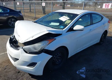 2011 Hyundai Elantra Gls z USA, uszkodzony, nr VIN 5NPDH4AE1BH032599
